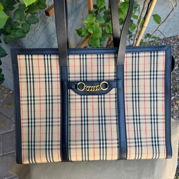 Burberry Large Link Zip 1983 Check Tote - Picture 4 of 14